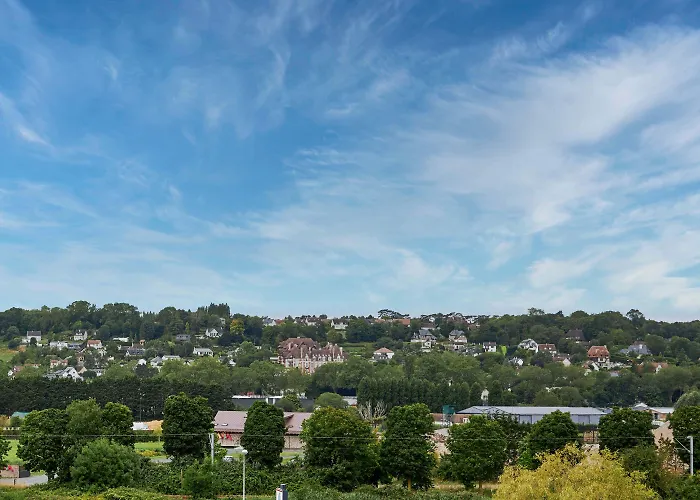 מלון Deauville-touques 3*